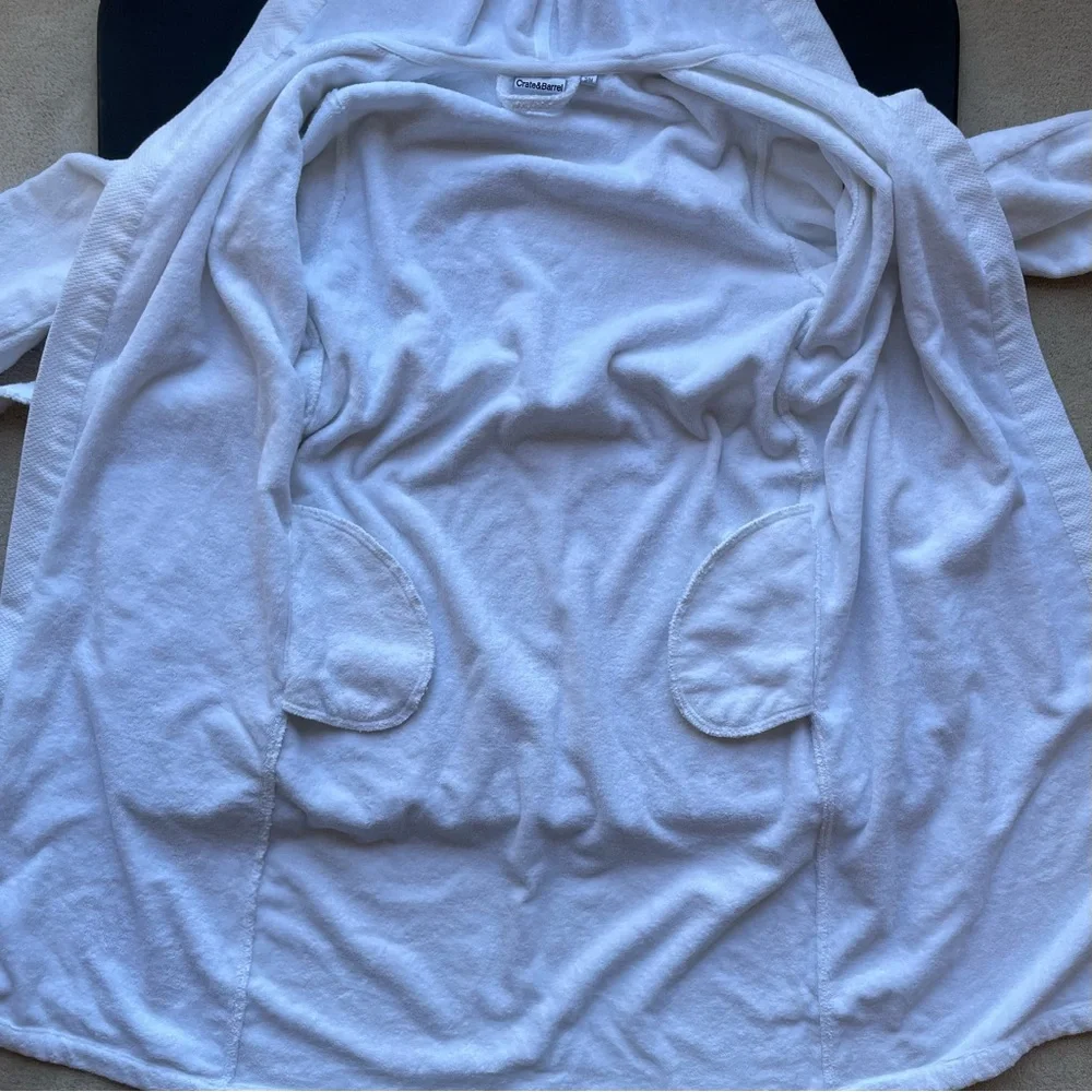 Crate&Barrel White Plush Bathrobe - Picture 6 of 7